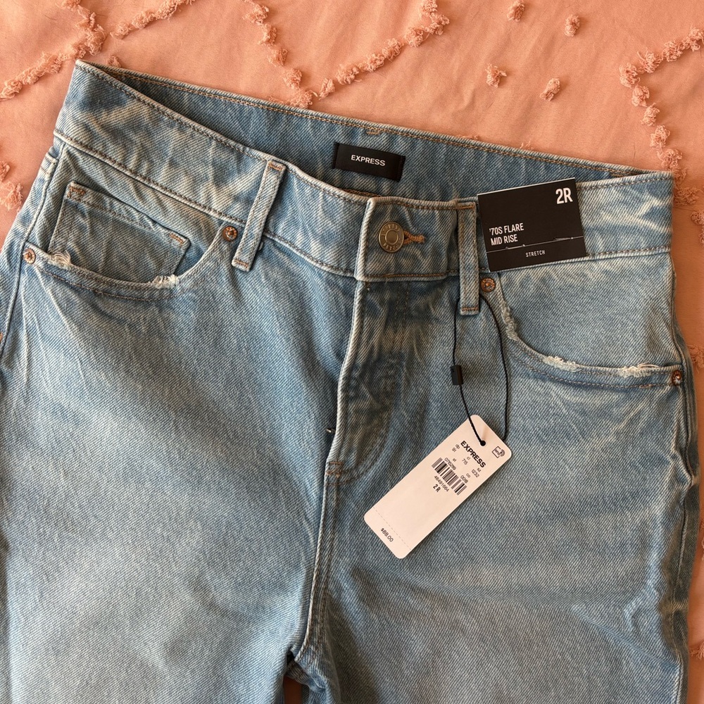 BNWT Express 70’s Flare Light Wash Jeans SZ 2 BUT FITS LIKE 0